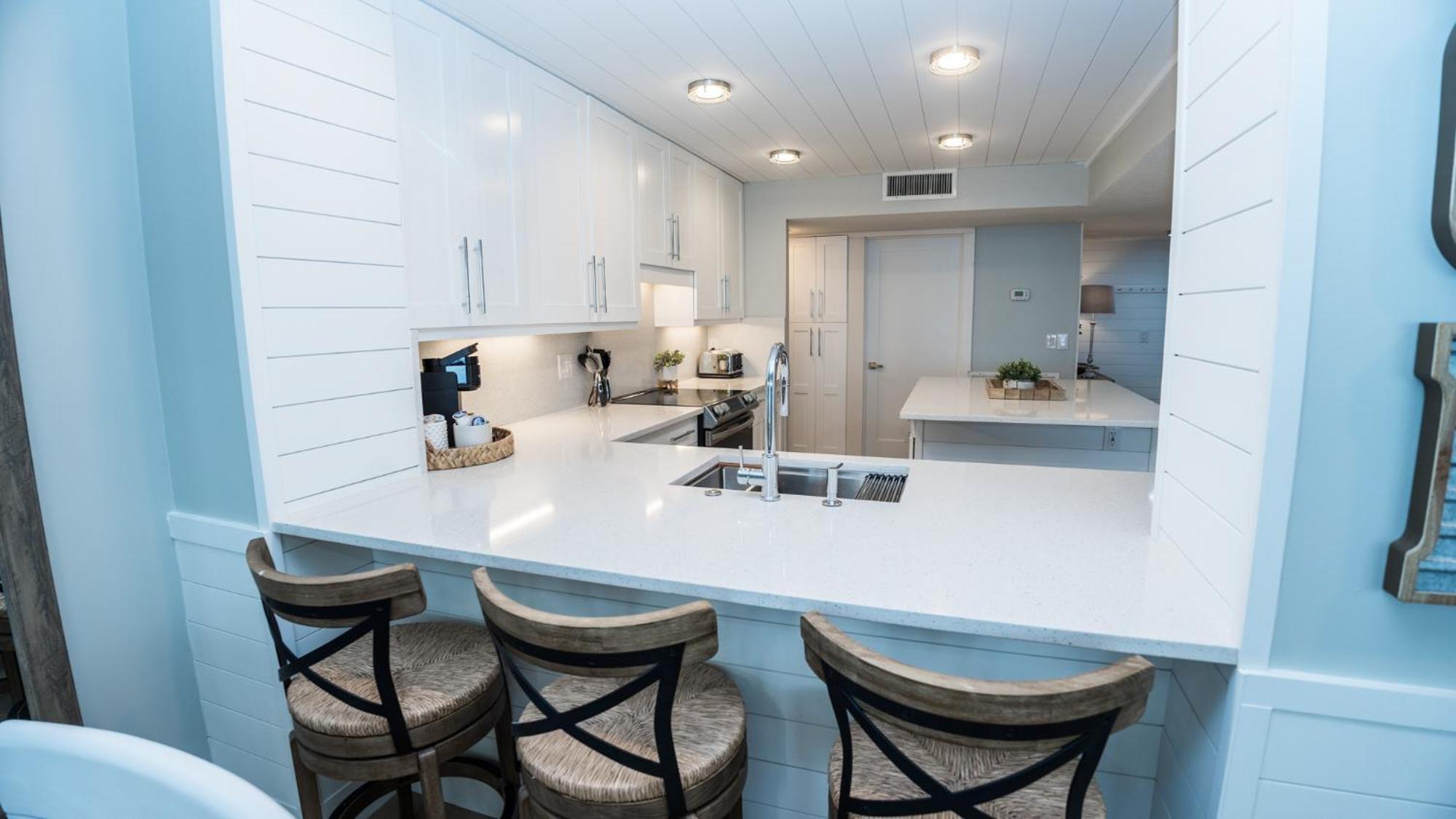 New Rental - 3Br 3Ba Corner Beachfront - 2024 Remodel - 3 Pools, Tiki Hut, Gym, Tennis Panama City Beach Exterior photo